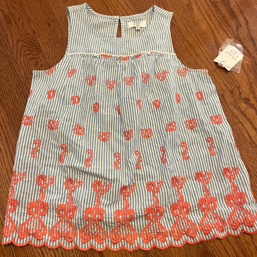 Crown and Ivy top